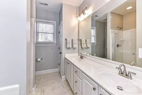 Bath - 137 Spencer St, Davidson, NC 28036 photo 1 of 4