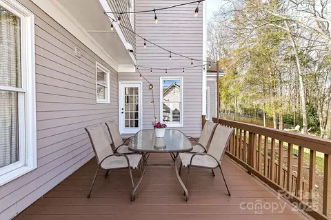 Exterior - 137 Spencer St, Davidson, NC 28036 photo 5 of 9