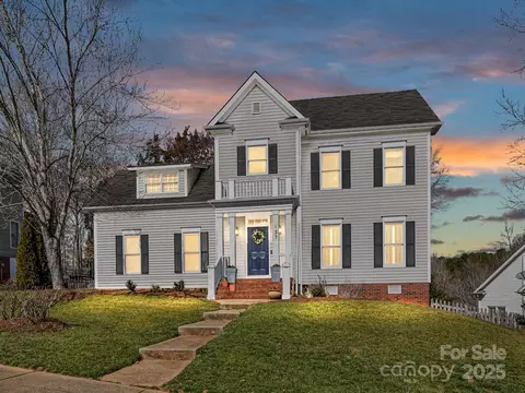 Exterior - 137 Spencer St, Davidson, NC 28036 photo 3 of 9
