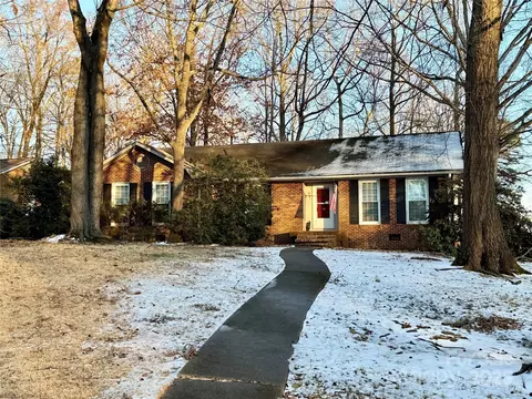 905 Stoney Crest Ct, Mooresville, NC 28115