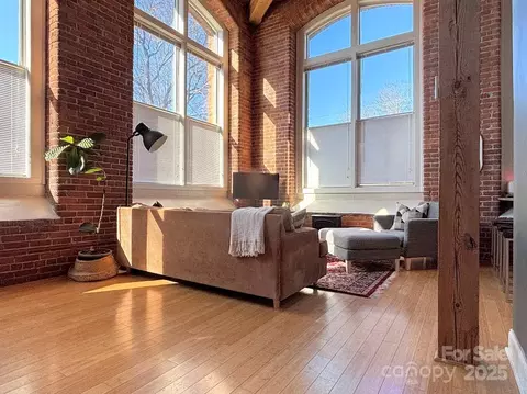 201 S Hoskins 136 Rd #136, Charlotte, NC 28208