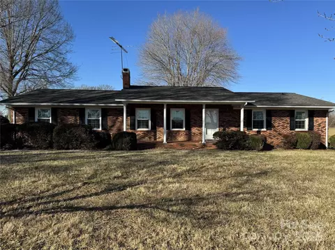 1033 Mocksville Hwy, Statesville, NC 28625