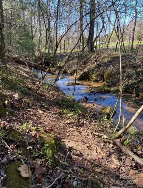 352 Walnut Grove Dr, Nebo, NC 28761