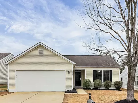 6603 Wandering Creek Dr, Charlotte, NC 28216