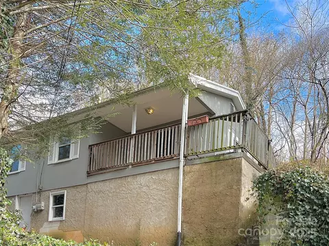 27 Hemphill Rd, Asheville, NC 28803
