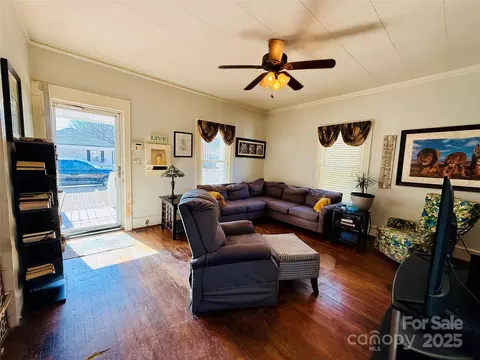 503 E 10th St, Kannapolis, NC 28083 photo 4