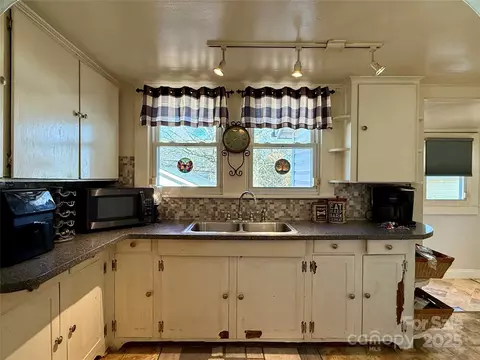 503 E 10th St, Kannapolis, NC 28083 photo 9