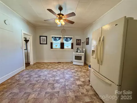 503 E 10th St, Kannapolis, NC 28083 photo 8