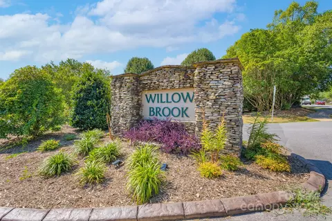 1652 Brook Dr, Fort Mill, SC 29708 photo 2
