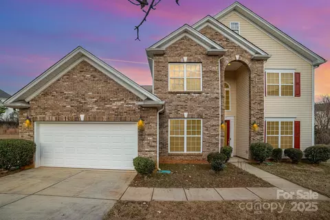 16737 Winston Oaks Ct, Charlotte, NC 28213