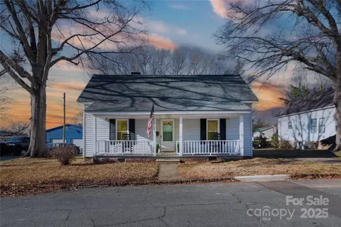 298 Misenheimer Nw Dr NW, Concord, NC 28025