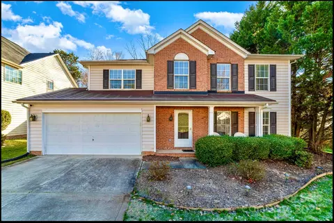 9814 Dauphine Dr, Charlotte, NC 28216