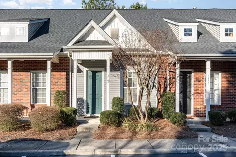 3549 Creeping Flora Ln, Charlotte, NC 28216