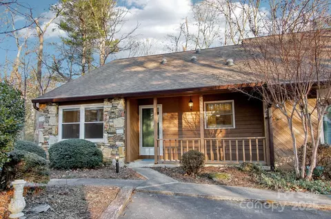 28 Pencross Cir, Etowah, NC 28729