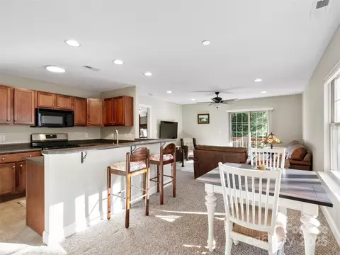 252 Wash Creek H Dr #H, Hendersonville, NC 28739