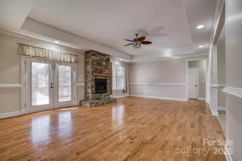 Living - 4155 Williams Pl, Morganton, NC 28655 photo 1 of 4