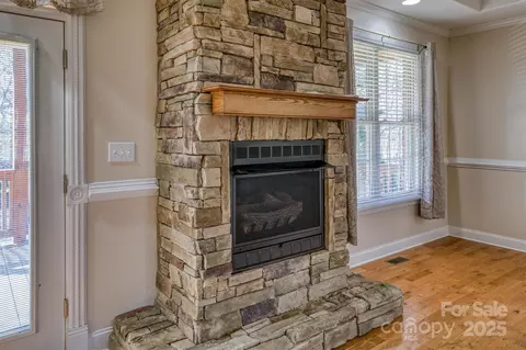 Living - 4155 Williams Pl, Morganton, NC 28655 photo 3 of 4
