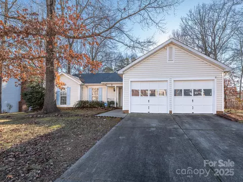 10321 Shelter Rock Ct, Charlotte, NC 28214