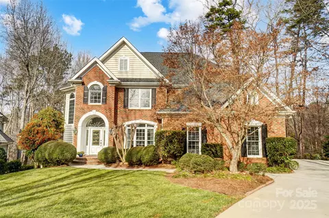3504 Mountain Cove Dr, Charlotte, NC 28216