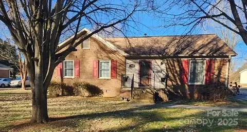 1511 Sansberry Rd, Charlotte, NC 28262