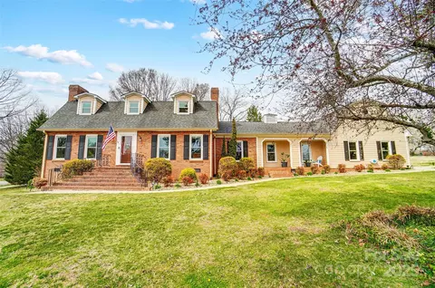 109 Chanticleer Ct, Charlotte, NC 28214