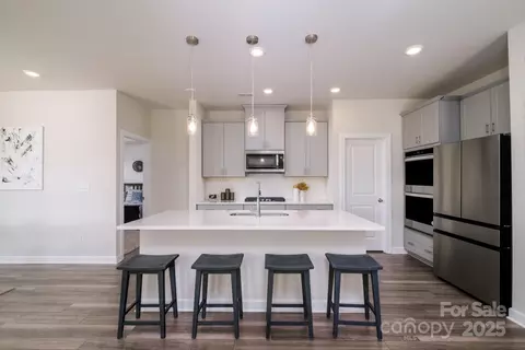 6420 Barcelona Way, Charlotte, NC 28214