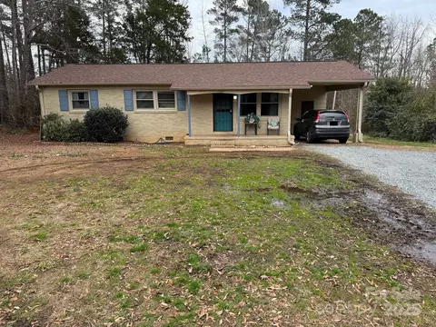 520 Moore St, Wadesboro, NC 28170