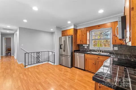 261 Skyline Rd, Hickory, NC 28601 photo 15