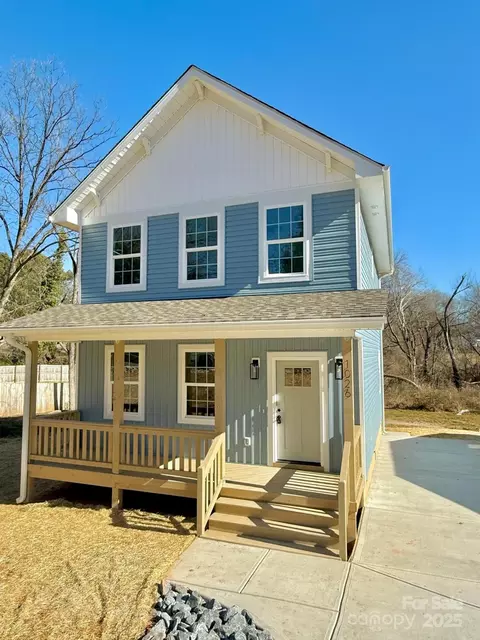 1026 N Oakwood St, Gastonia, NC 28052