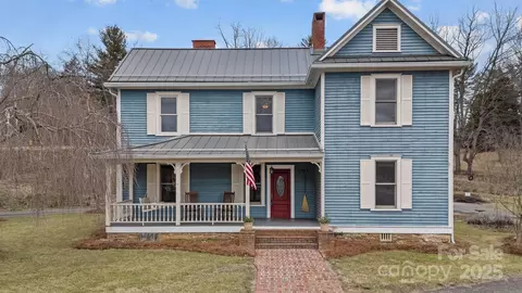 60 Love Ln, Waynesville, NC 28786