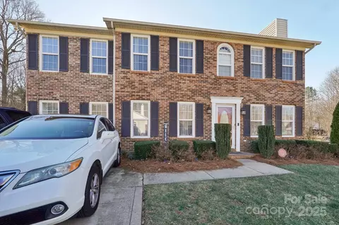 343 Cottonwood Park Dr, Charlotte, NC 28214