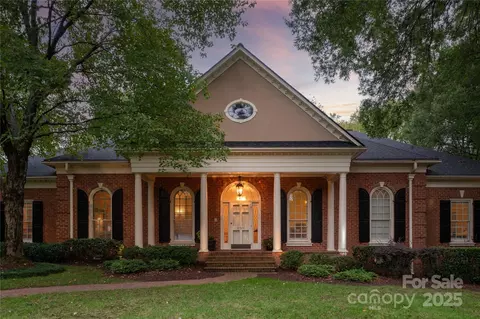 8520 Greencastle Dr, Charlotte, NC 28210
