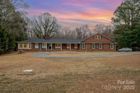 9330 Bellhaven Blvd, Charlotte, NC 28214