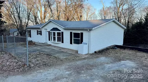 48 Fox Dr, Asheville, NC 28803