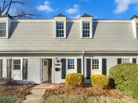 8003 Regent Park Ln, Charlotte, NC 28210