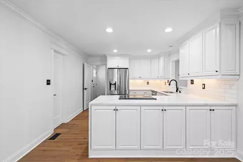 Kitchen - 19634 Bustle Rd, Cornelius, NC 28031 photo 4 of 4