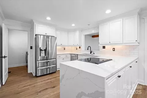 Kitchen - 19634 Bustle Rd, Cornelius, NC 28031 photo 3 of 4