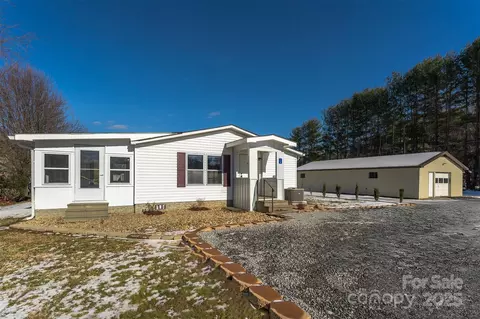 29 Busk Dr, Mills River, NC 28759
