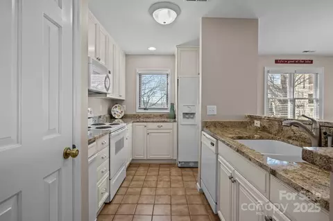 Kitchen - 618 Portside Dr, Davidson, NC 28036 photo 2 of 6