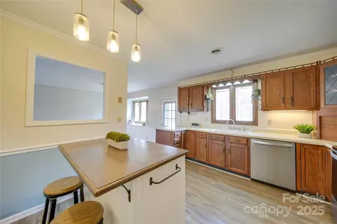 Kitchen - 4621 Wolf Pond Rd, Monroe, NC 28112 photo 2 of 4