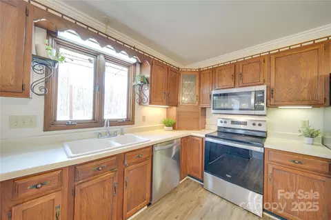 Kitchen - 4621 Wolf Pond Rd, Monroe, NC 28112 photo 1 of 4