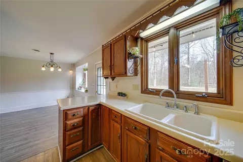 Kitchen - 4621 Wolf Pond Rd, Monroe, NC 28112 photo 4 of 4