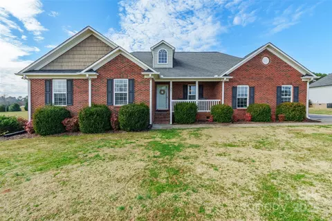 361 Iron Club Dr, York, SC 29745