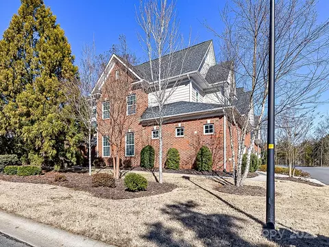 203 Pine Needles Ln, Fort Mill, SC 29708