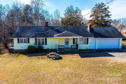 4663 Kings Creek Church Rd, Lenoir, NC 28645