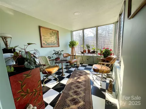 Exterior - 305 Grady B2 Ave #B2, Tryon, NC 28782 photo 1 of 2