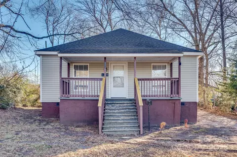 105 Linden St, Clover, SC 29710