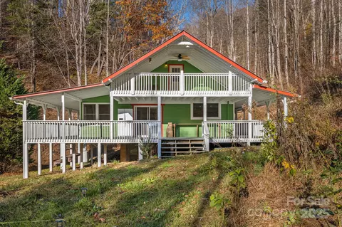 340 Wendy Ave, Marshall, NC 28753 photo 2