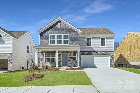 1189 Blackburn Cir, Edgemoor, SC 29712