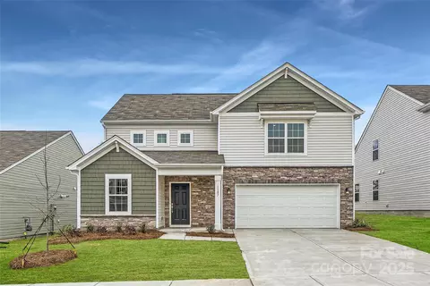 1187 Blackburn Cir, Edgemoor, SC 29712